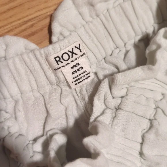 $15 Sale!!! Bundle of two Roxy lounge/beach shorts - Picture 3 of 4